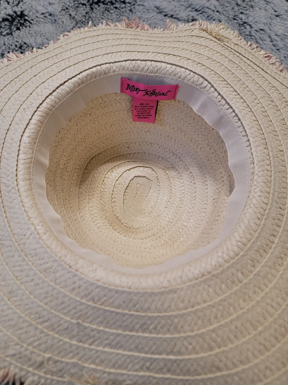 FOUR Fun Summer Hats. Bullhide.Juicy Couture. Jessica Simpson.Betsy Johnson.